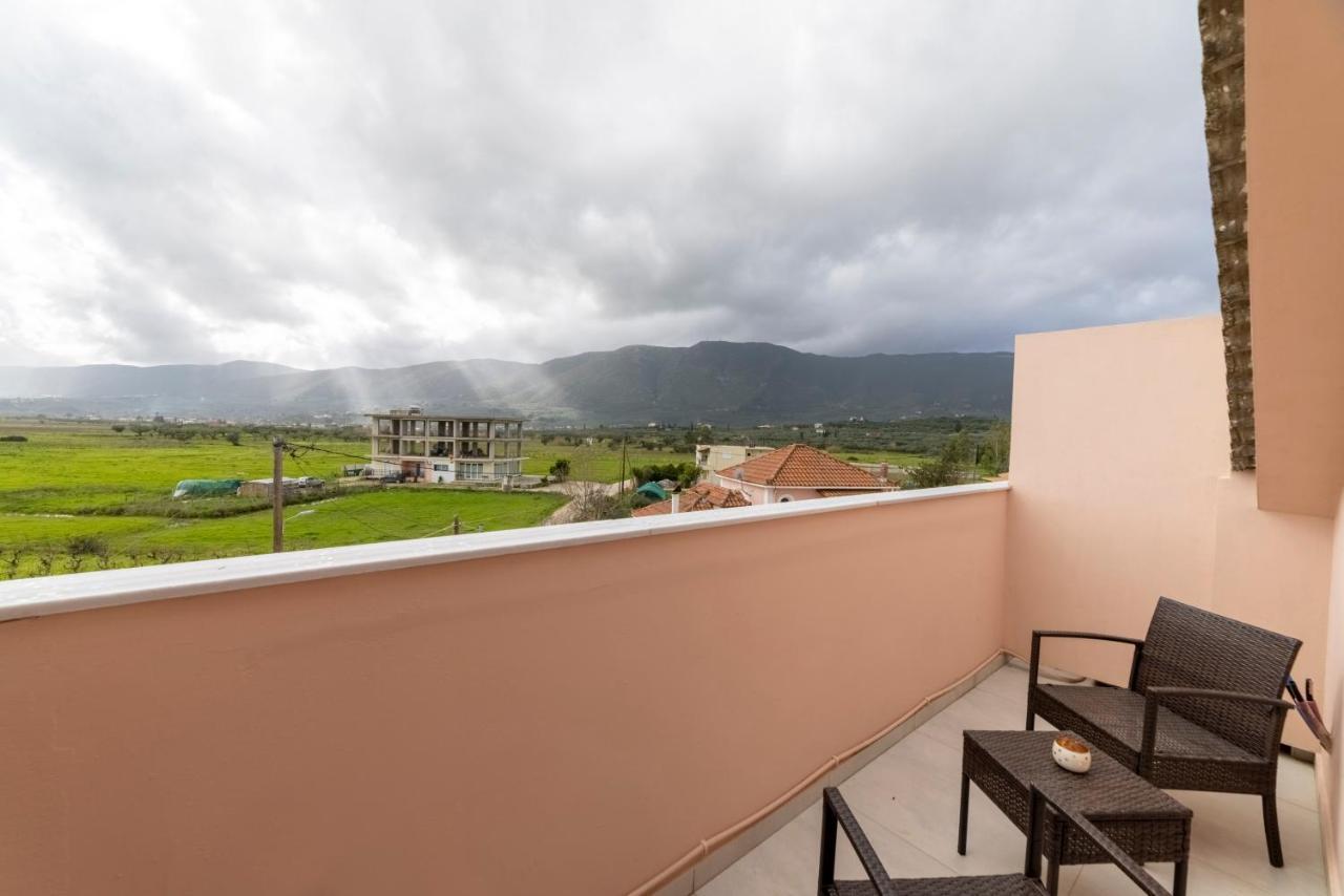 Gold Olive Suites Alikanás Exterior foto